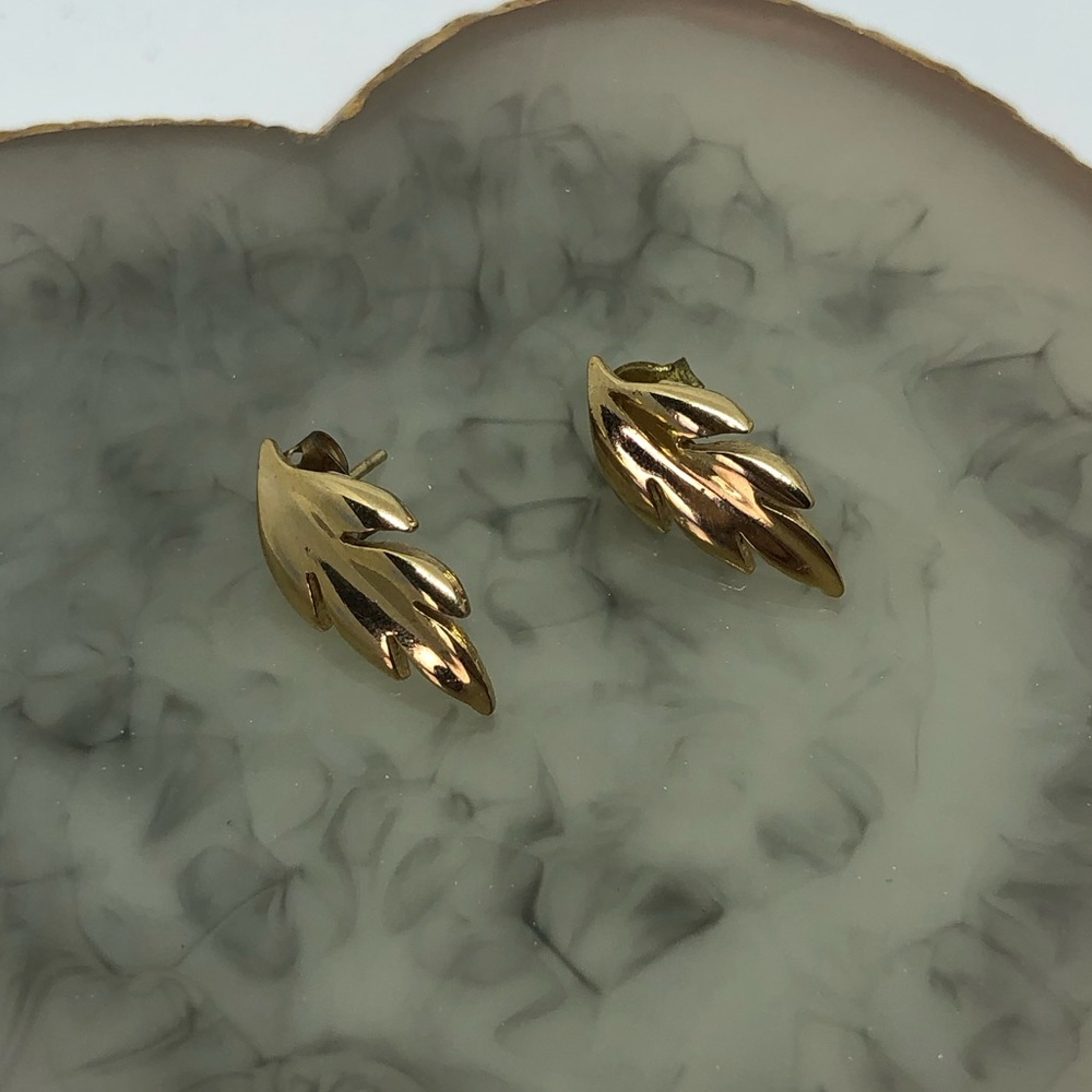 Golden leaf stud earrings